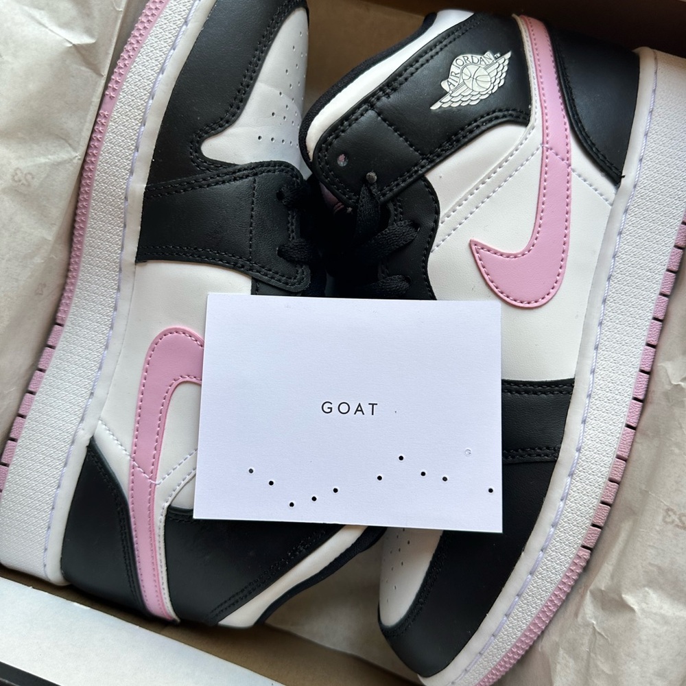 Jordan Women's Sneakers Black White Pink - Picture 2 of 9